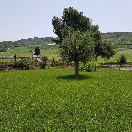 בית נופש Contrada Gibbesi Gibbesi Vecchio