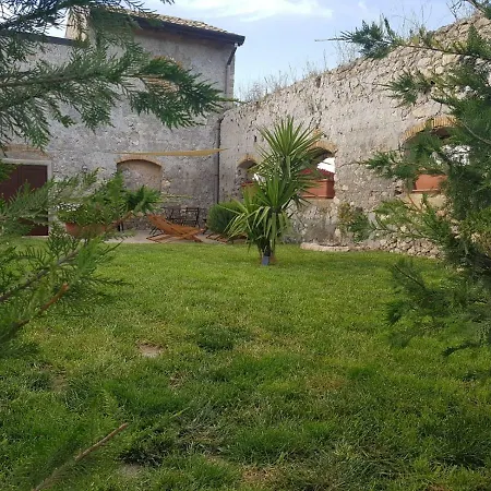 Contrada Gibbesi *